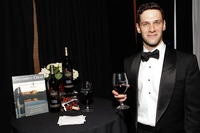 Justin Bartha Photo