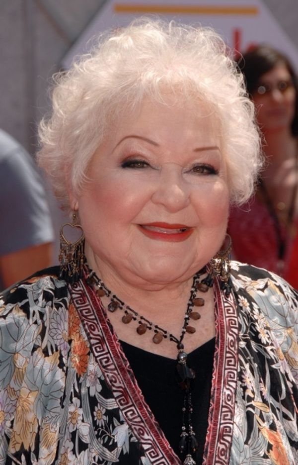 Estelle Harris Photo