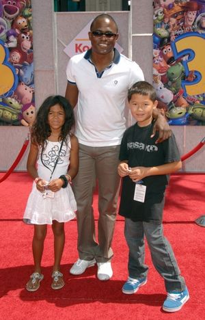 Wayne Brady and Children Photo