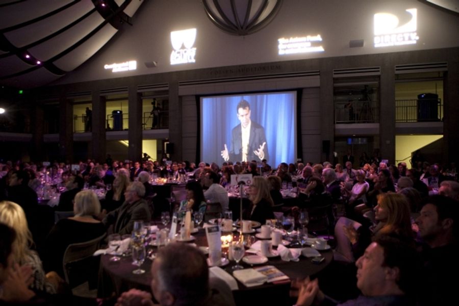 Photo Coverage: Bening Honors Stokes Mitchell at Actor's Fund Tonys Benefit Image