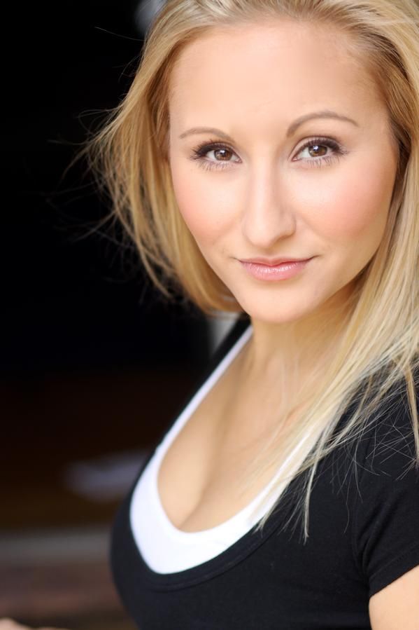 Alexa Green Photo