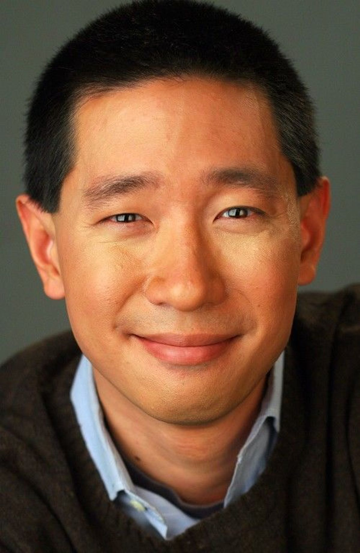 Ray Sheen Headshot