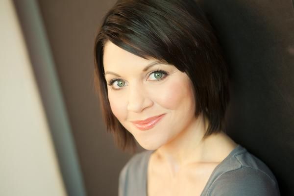 Jennifer Noth Photo