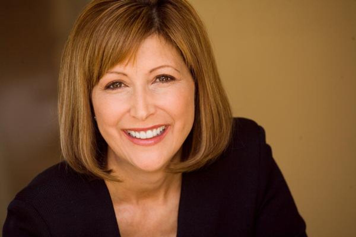 Robyn Spangler Headshot