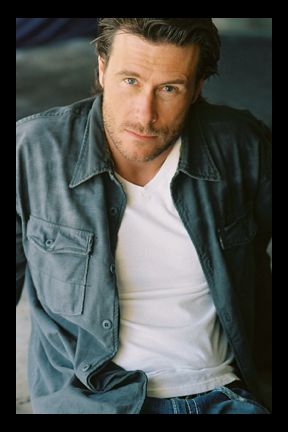Dean McDermott Photo