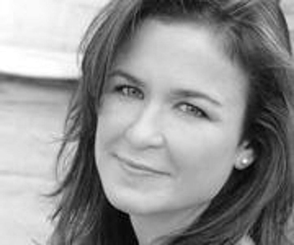 Julie Foldesi Headshot