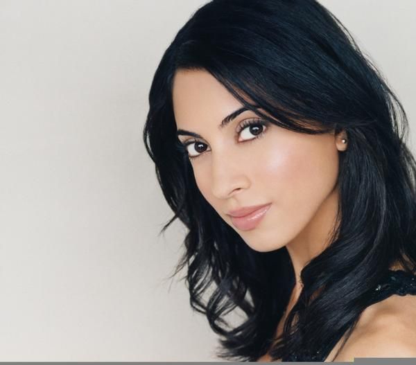 Puja Mohindra Photo
