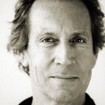 Jonathan Hyde Photo