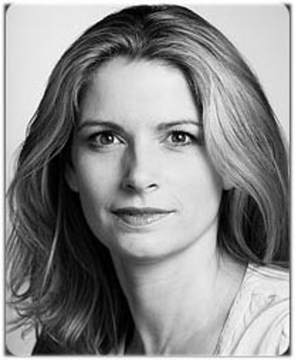 Caroline Sheen Headshot