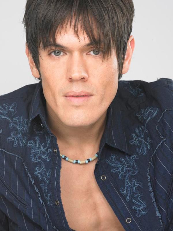 MiG Ayesa Photo