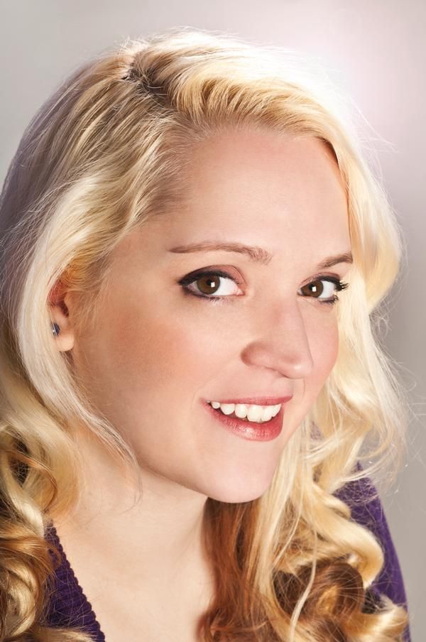 Julia Noulin-Merat Photo
