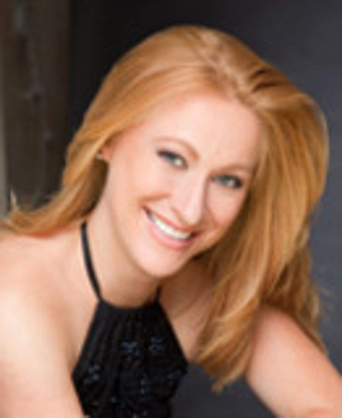 Alison Ewing Headshot