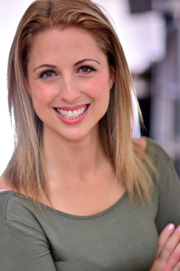 Emmanuelle Zeesman Photo