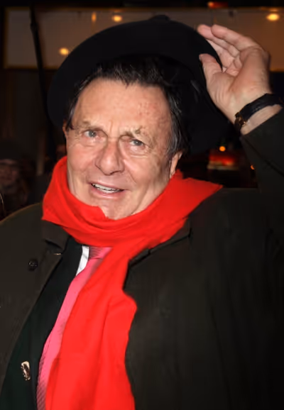 Barry Humphries aka Dame Edna Photo