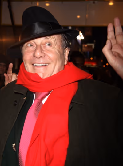 Barry Humphries aka Dame Edna Photo