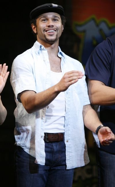 Corbin Bleu Photo