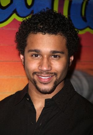 Corbin Bleu Photo