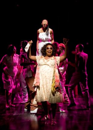 Alana Arenas (above), Jacqueline Williams (below) and the cast of Steppenwolf's The B Photo