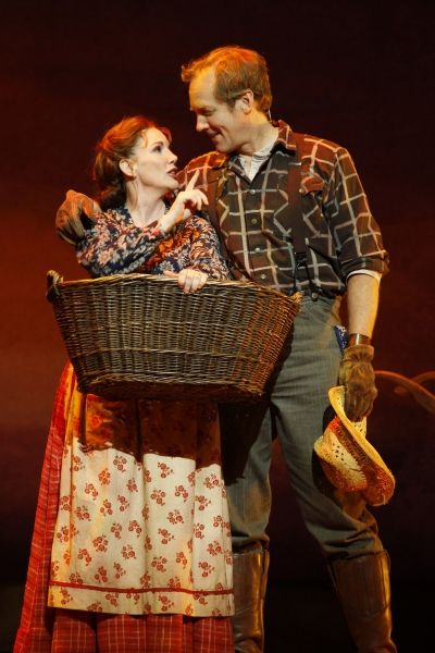 Melissa Gilbert as Caroline 'Ma' Ingalls and Steve Blanchard as Charles 'Pa' Ingalls Photo