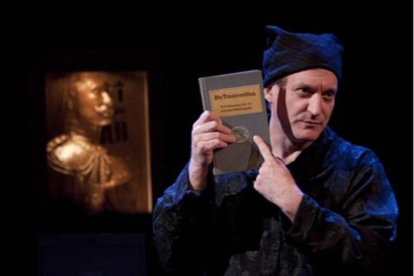 Photo Flash: Signature Theatre Co Presents I AM MY OWN WIFE  Image