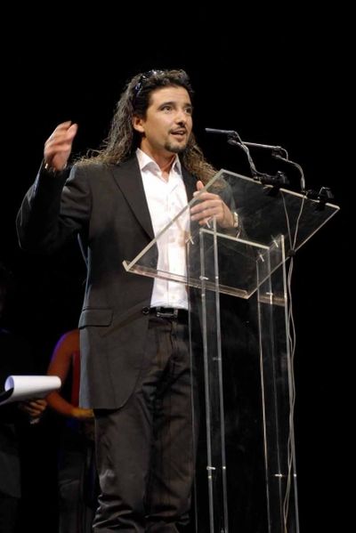 Luis Alvarez Photo