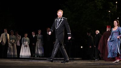 Jesse Tyler Ferguson and Heather Lind Photo