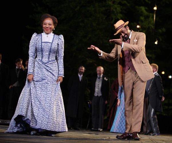 Marianne Jean-Baptiste and Jesse L. Martin Photo