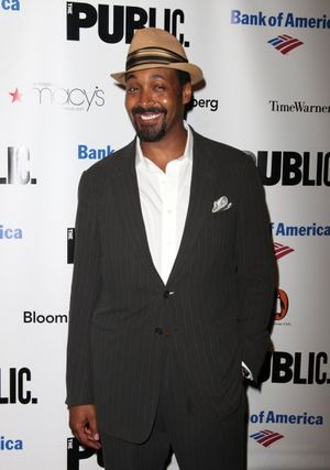  Jesse L. Martin Photo