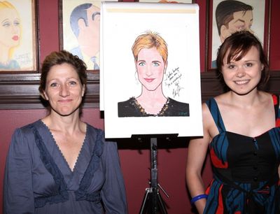  Edie Falco Photo