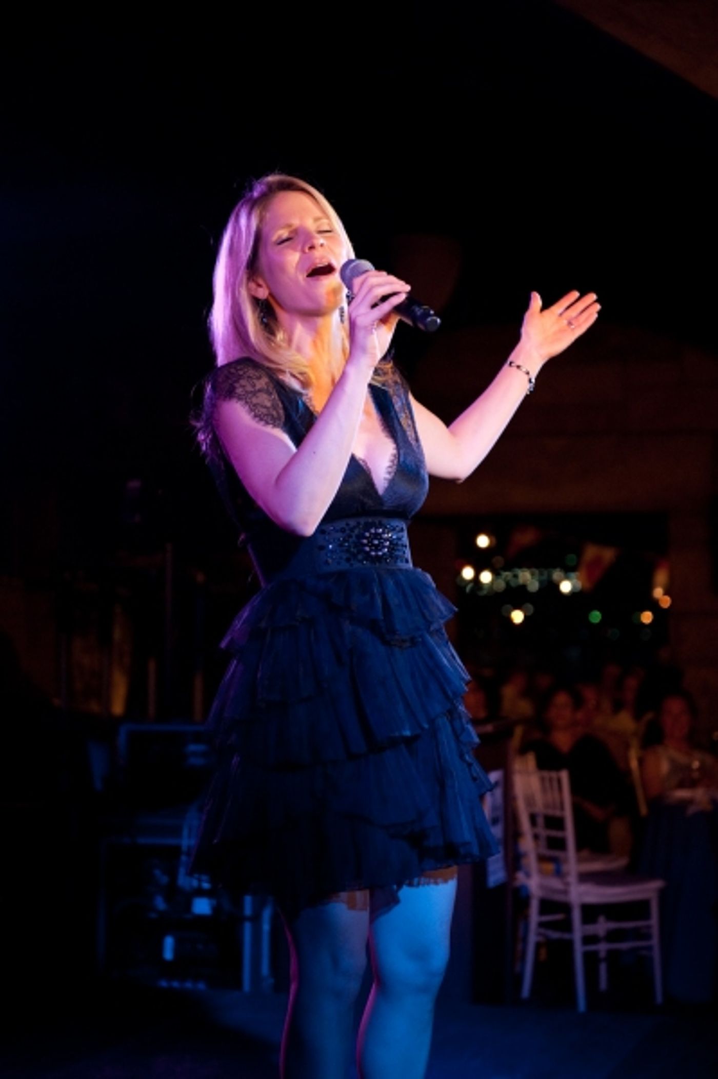 Photo Flash: Kelli O'Hara Sings At Riverside Park Fund's Broadway At The Boat Basin  Image