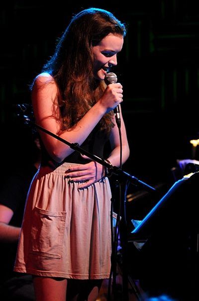Jennifer Damiano Photo