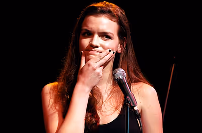 Jennifer Damiano Photo