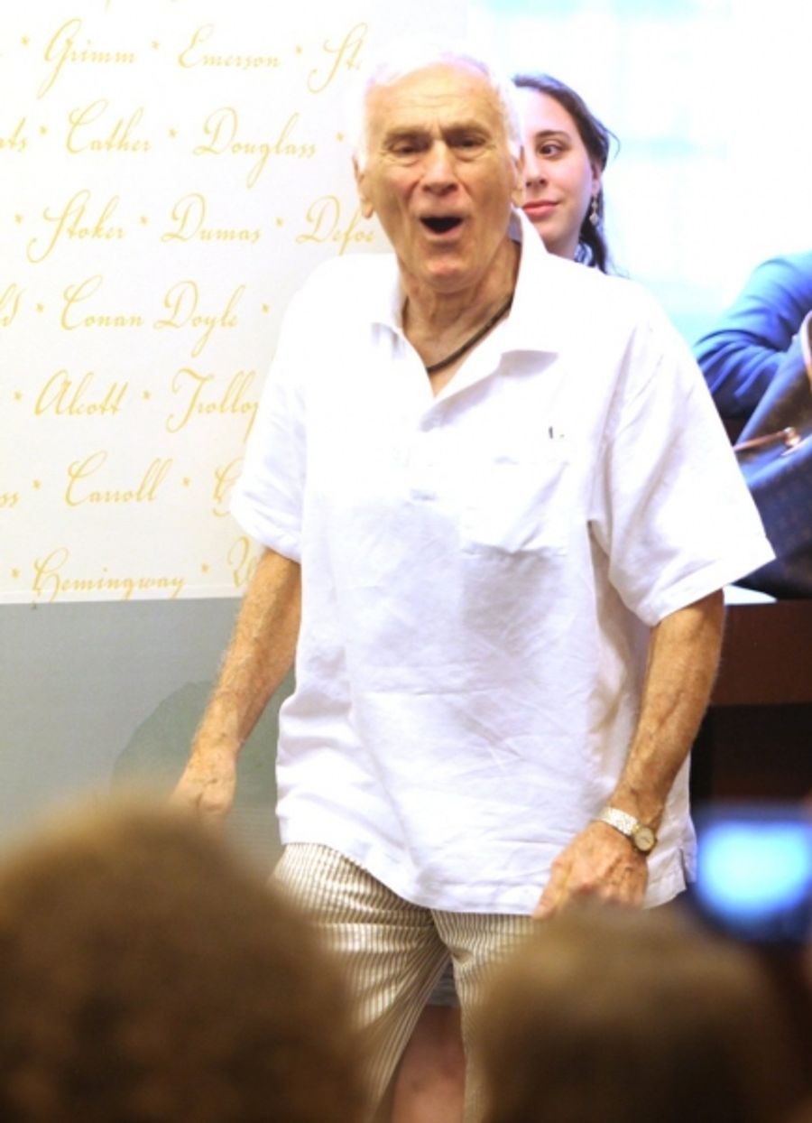 Photo Coverage: PROMISES, PROMISES Celebrates Cast Album Release at Barnes & Noble Image