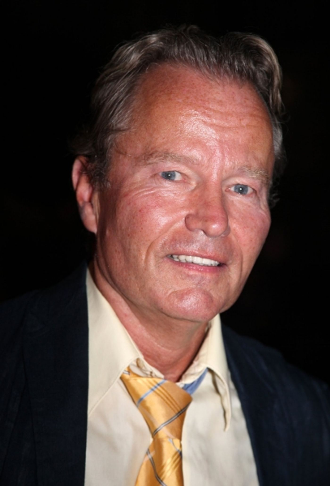 Photo Coverage: HAIR's Closing Stage Door!  Image