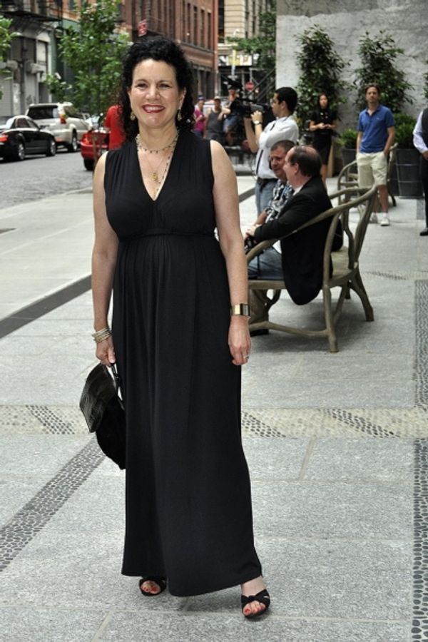  Susie Essman  Photo