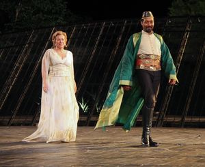 Linda Emond and Jesse L. Martin @ BroadwayWorld Linda Emond and Jesse L. Martin Photo