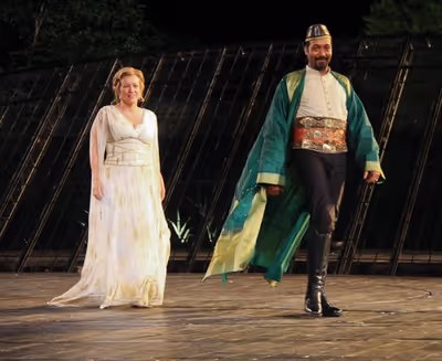 Linda Emond and Jesse L. Martin Photo