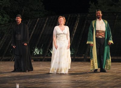 Ruben Santiago-Hudson, Linda Emond, and Jesse L. Martin Photo