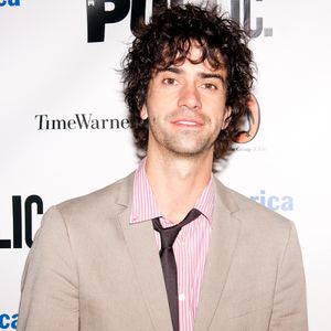 Hamish Linklater Photo