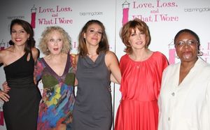 Ashley Austin Morris, Penny Fuller, Haylie Duff, Sharon Lawrence, and Myra Lucretia T Photo