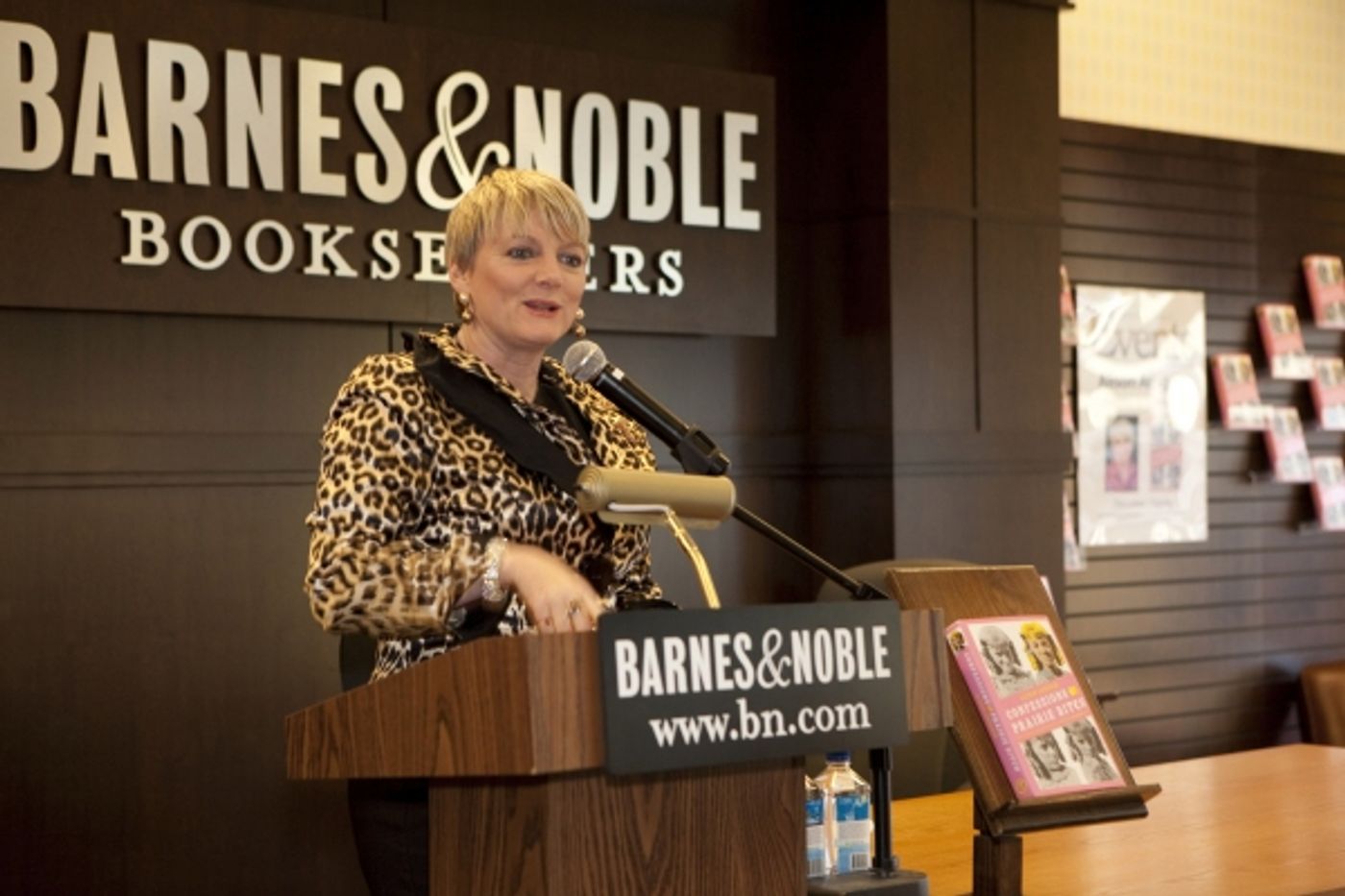 Photo Flash: Alison Arngrim At Barnes And Noble  Image