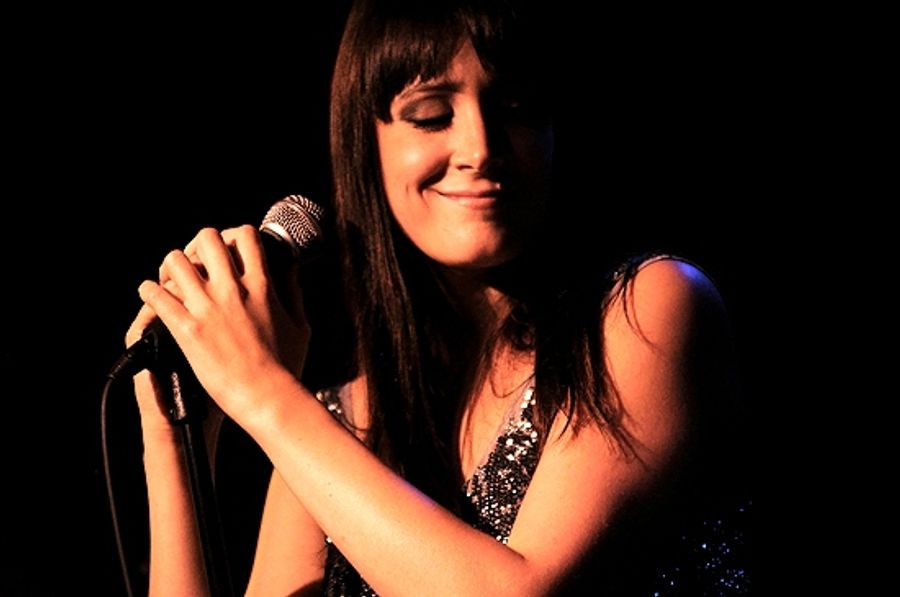 Photo Coverage: Dee Roscioli Plays Birdland Image
