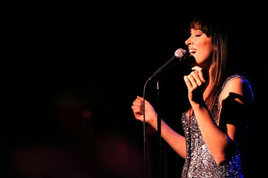 Photo Coverage: Dee Roscioli Plays Birdland Image