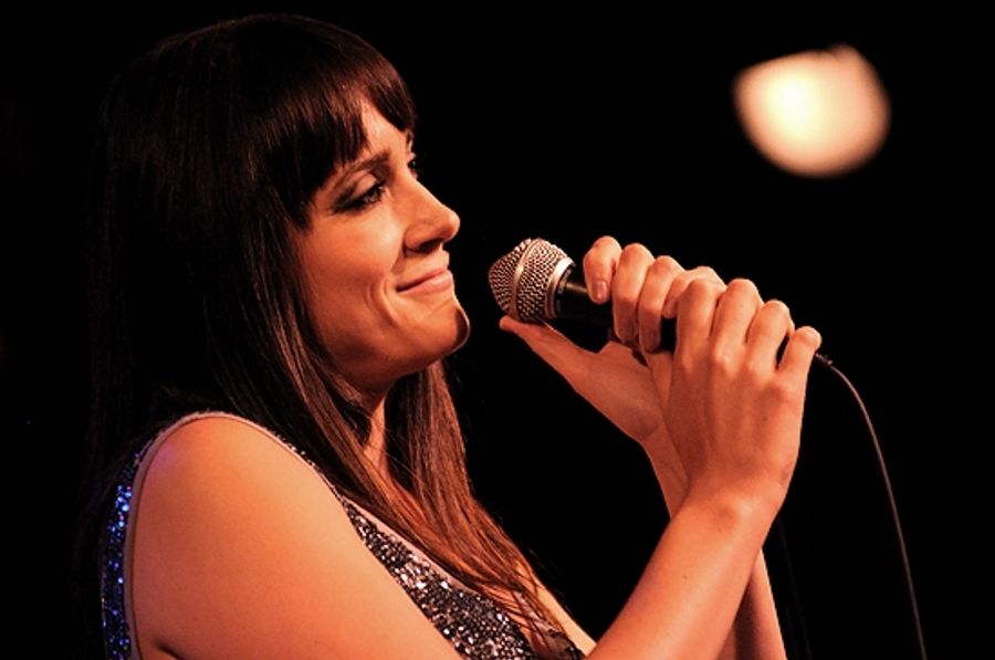 Photo Coverage: Dee Roscioli Plays Birdland Image