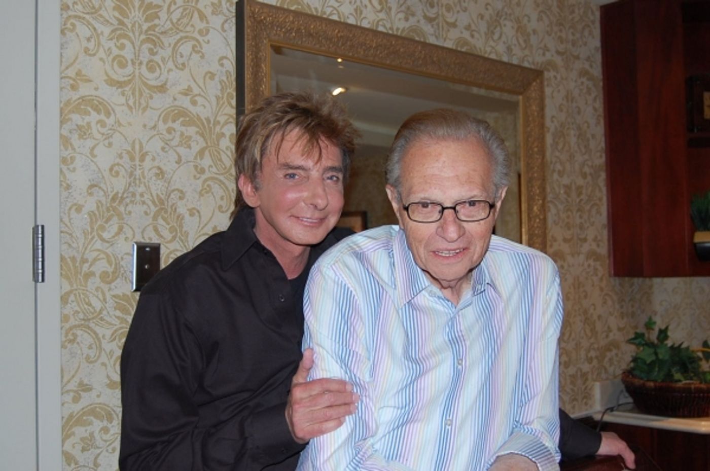 Photo Coverage: Larry King Visits Barry Manilow in Vegas!  Image