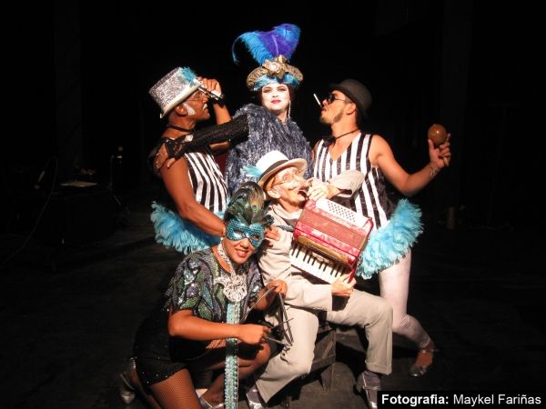  Ivanesa Cabrera (Clara Zajanin), Leandro Sen (Entourage), Dania Aguerreberez (Old To Photo