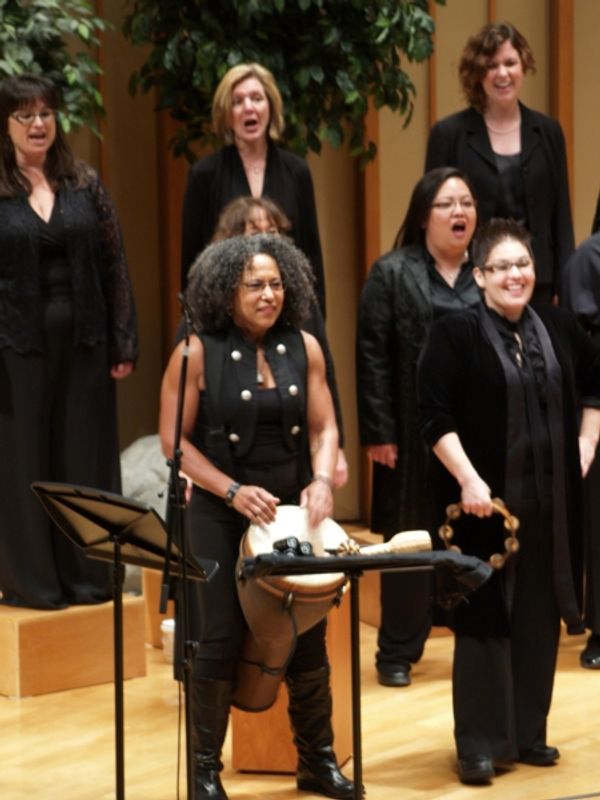 Ms. Vicki Randle accompanies Vox Femina Los Angeles Photo