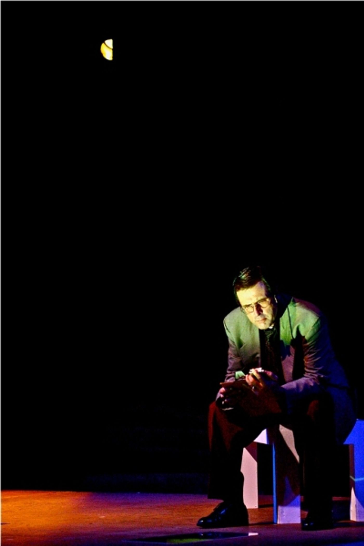 Photo Flash: EQUUS In Manila - First Look!  Image