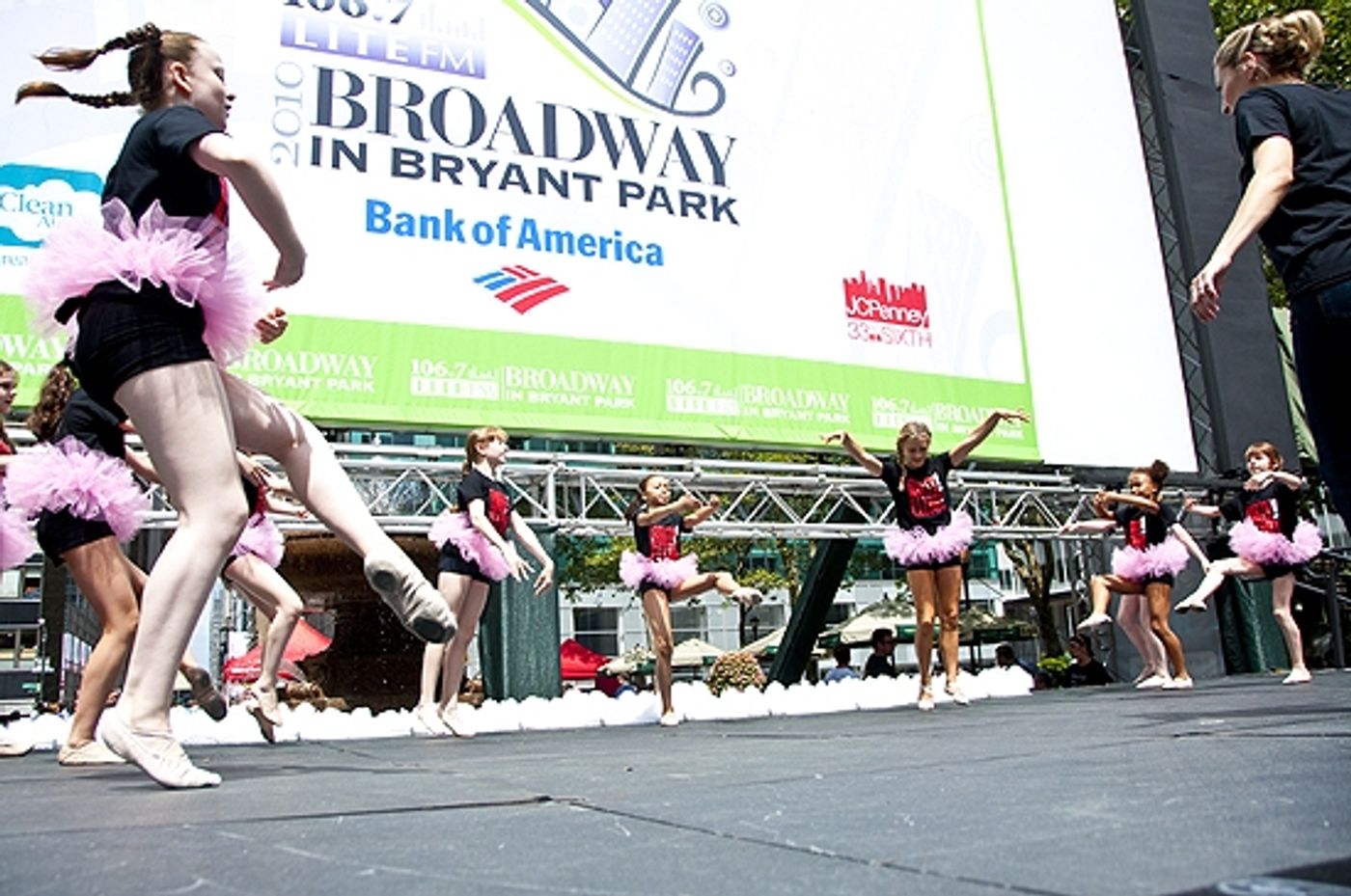 Photo Coverage: MEMPHIS, ELLIOT, PACIFIC and More Play Broadway in Bryant Park, July 15 Photo Coverage: MEMPHIS, ELLIOT, PACIFIC and More Play Broadway in Bryant Park, July 15 Image