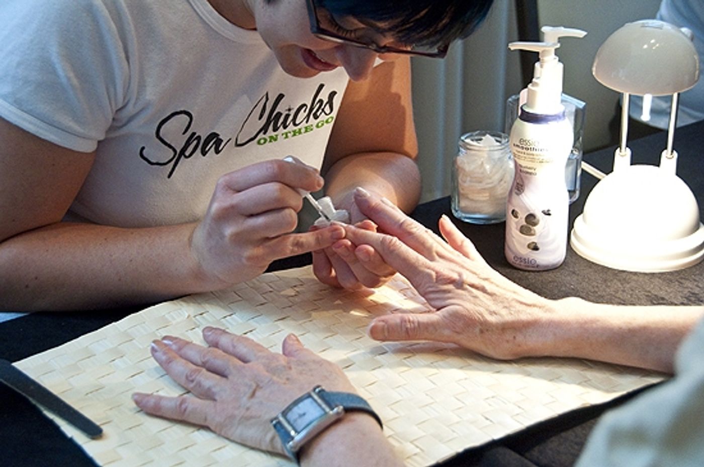 Photo Coverage: Neuwirth Launches 'Morticia's Nails' to Benefit The Actor's Fund  Image